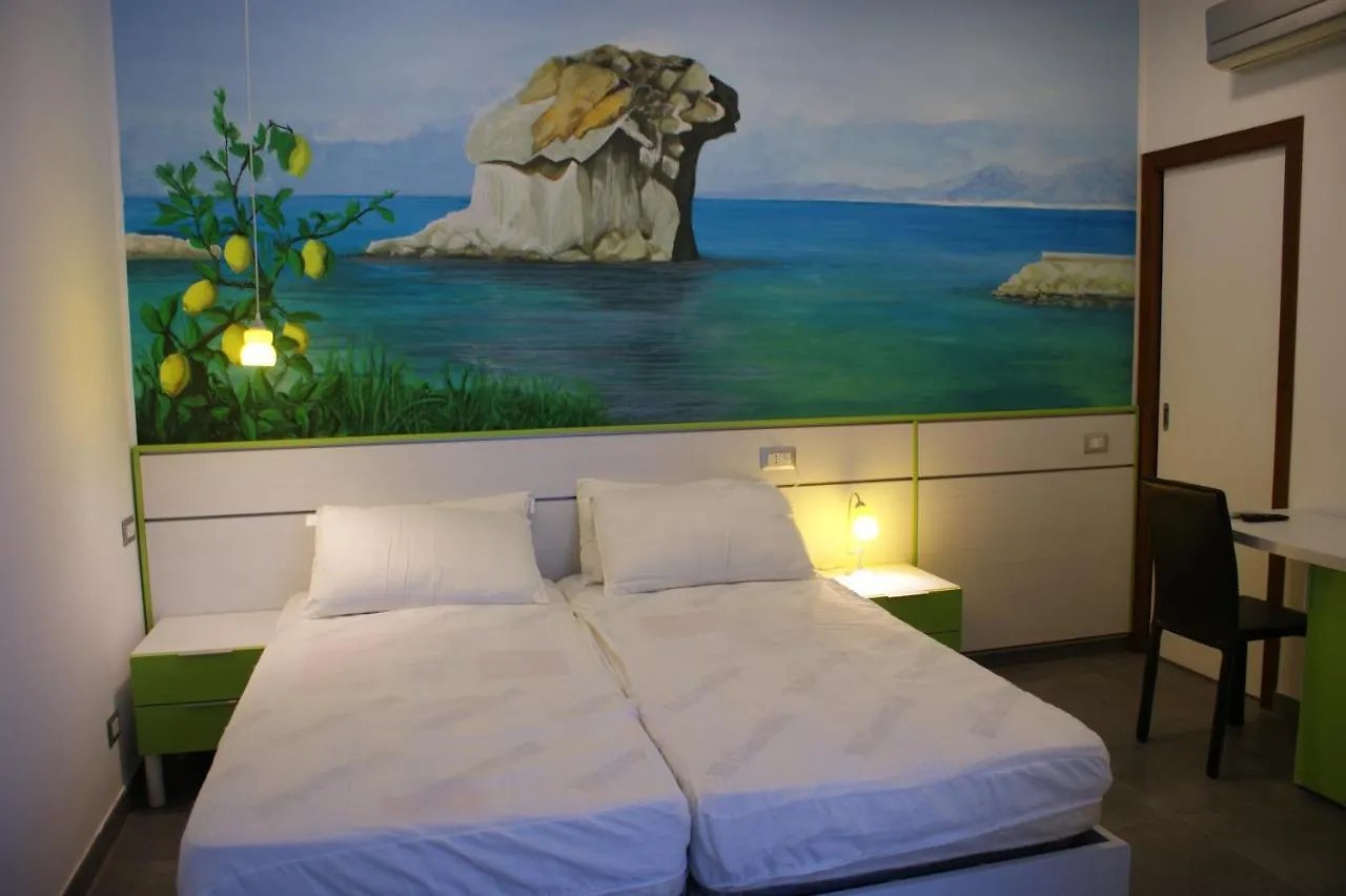B&B Isole - Rione Alto Napels 2*,  Italië